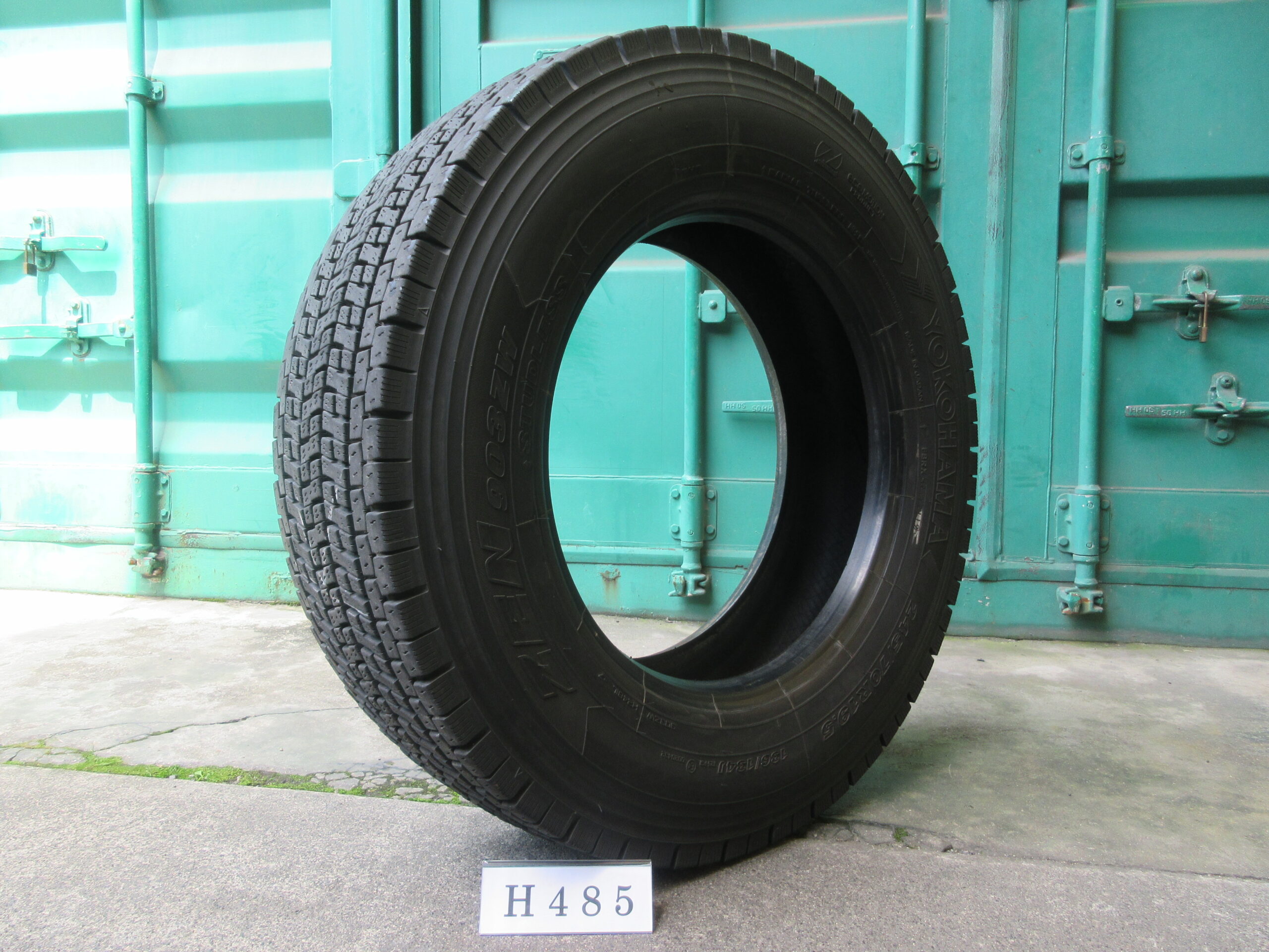 245/70R19.5  スタッドレス ヨコハマ  H485