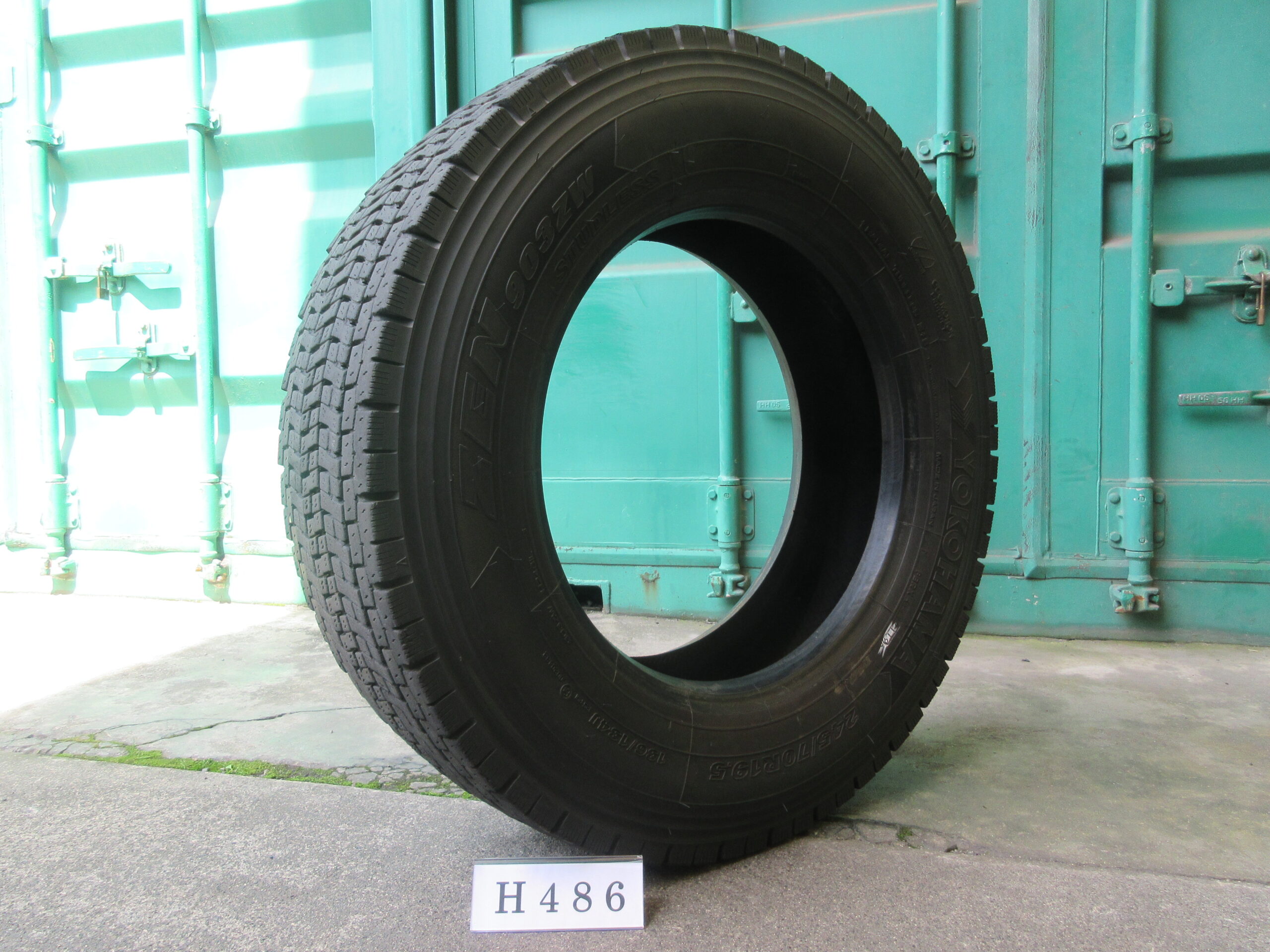245/70R19.5  スタッドレス ヨコハマ  H486