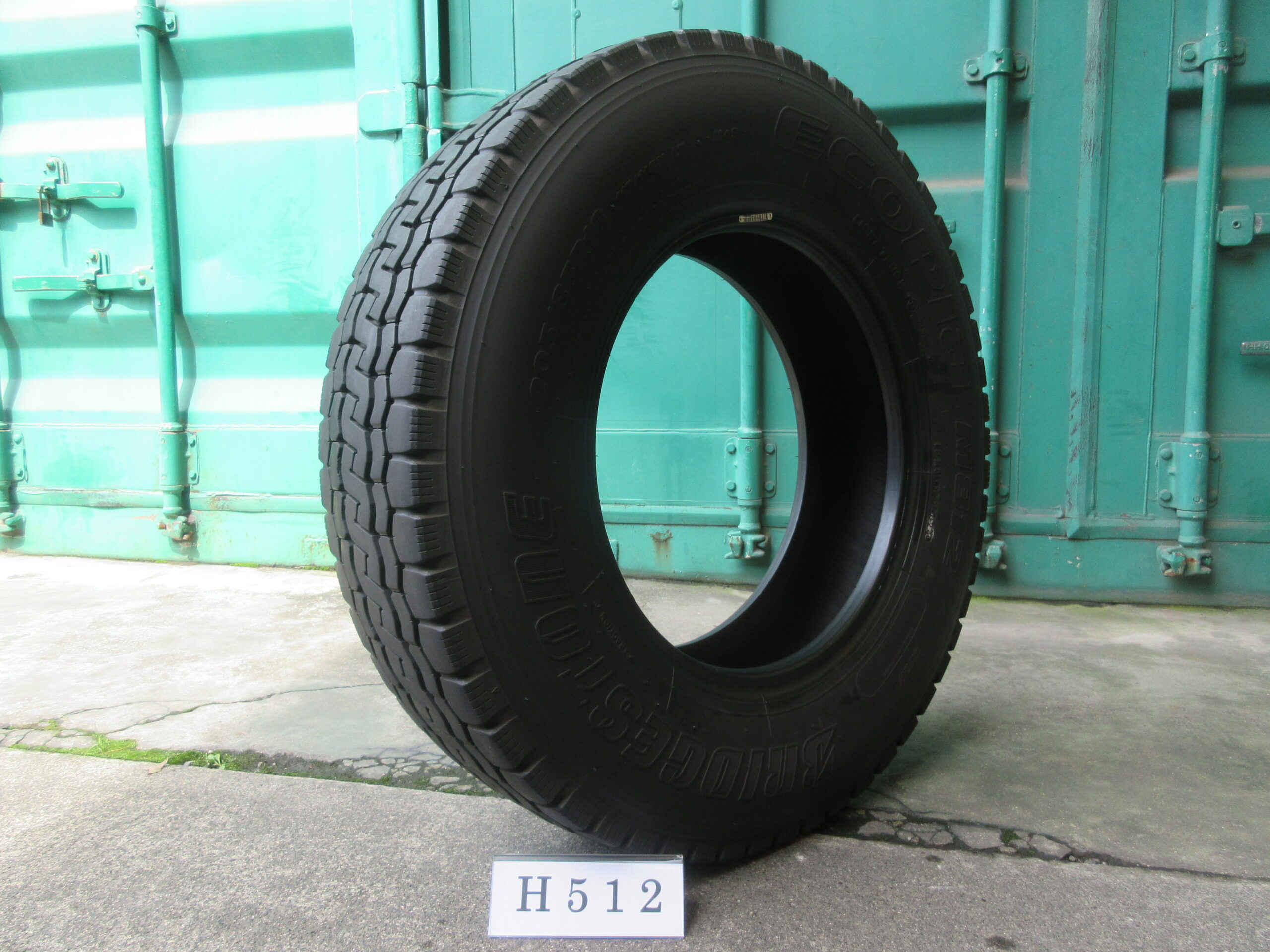 205/85R16   ミックス　ブリヂストン  H512